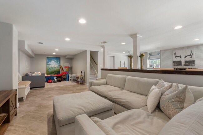 Building Photo - 4470 Chatworth Ct NE