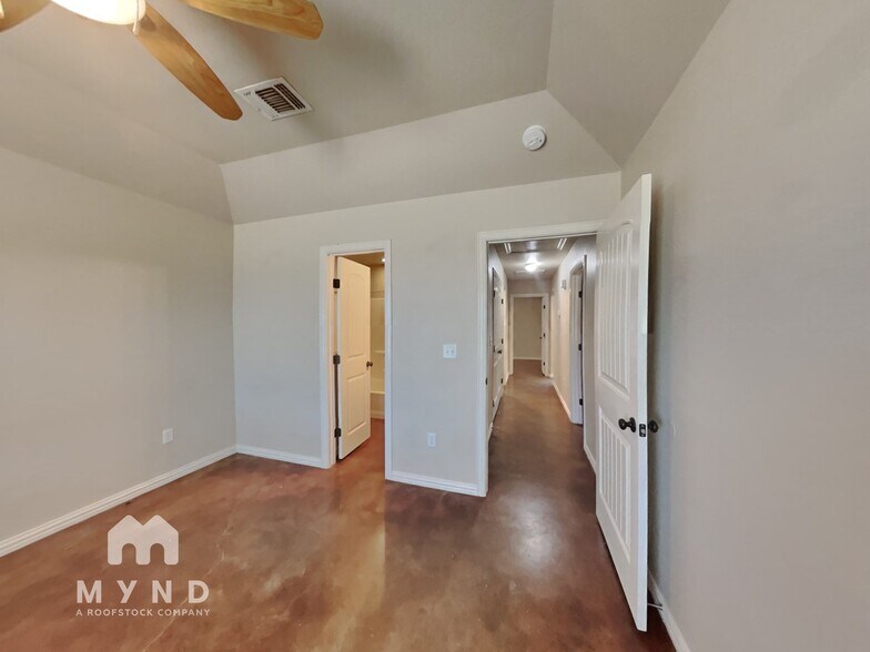 Building Photo - 125 Jolin Ln