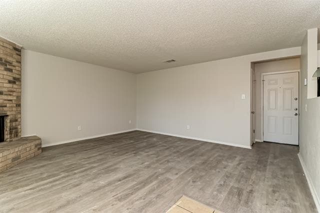 Building Photo - 3904 Royal Crest Dr