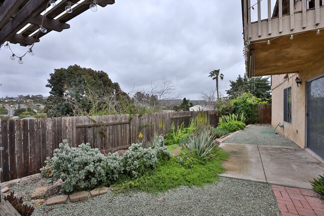 Building Photo - Spacious 3 Bedroom Home in La Mesa Woods