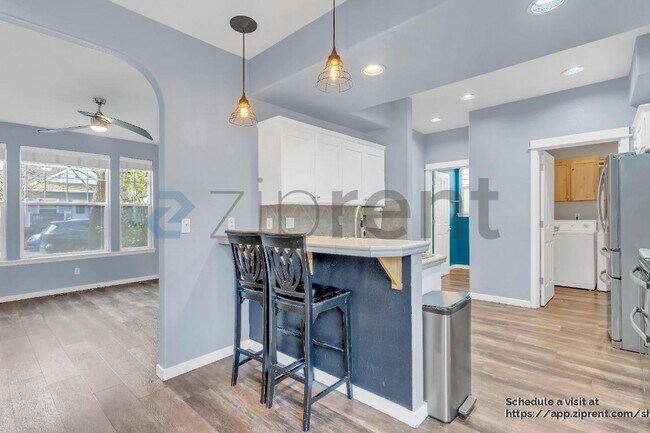 Building Photo - 5037 N Cecelia St