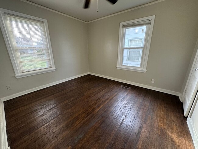 Building Photo - Cute 2 bedroom 1 Bath House!   Close to Mother Road Market!