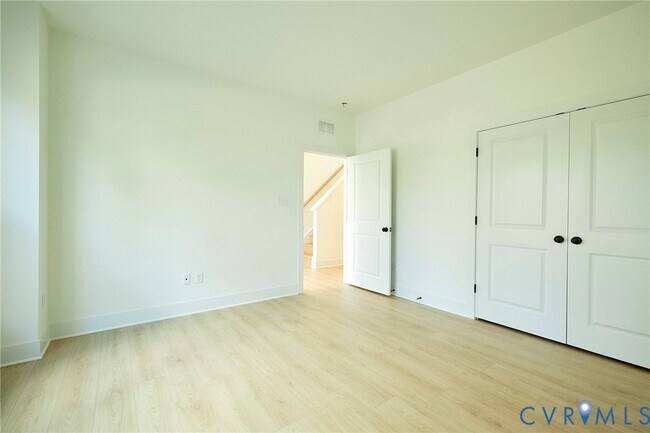 Building Photo - 15337 Sunray Wy