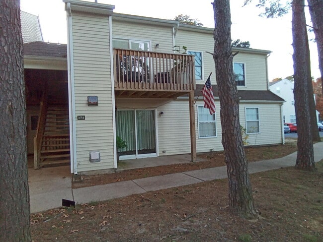 Building Photo - Villages at Berkley - Two bedroom two bath...