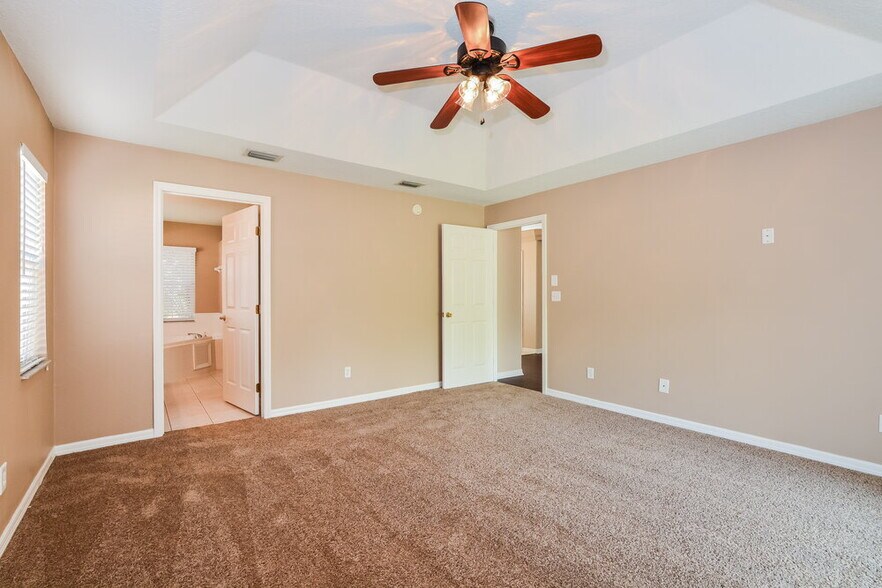 Building Photo - 1604 Silhouette Dr