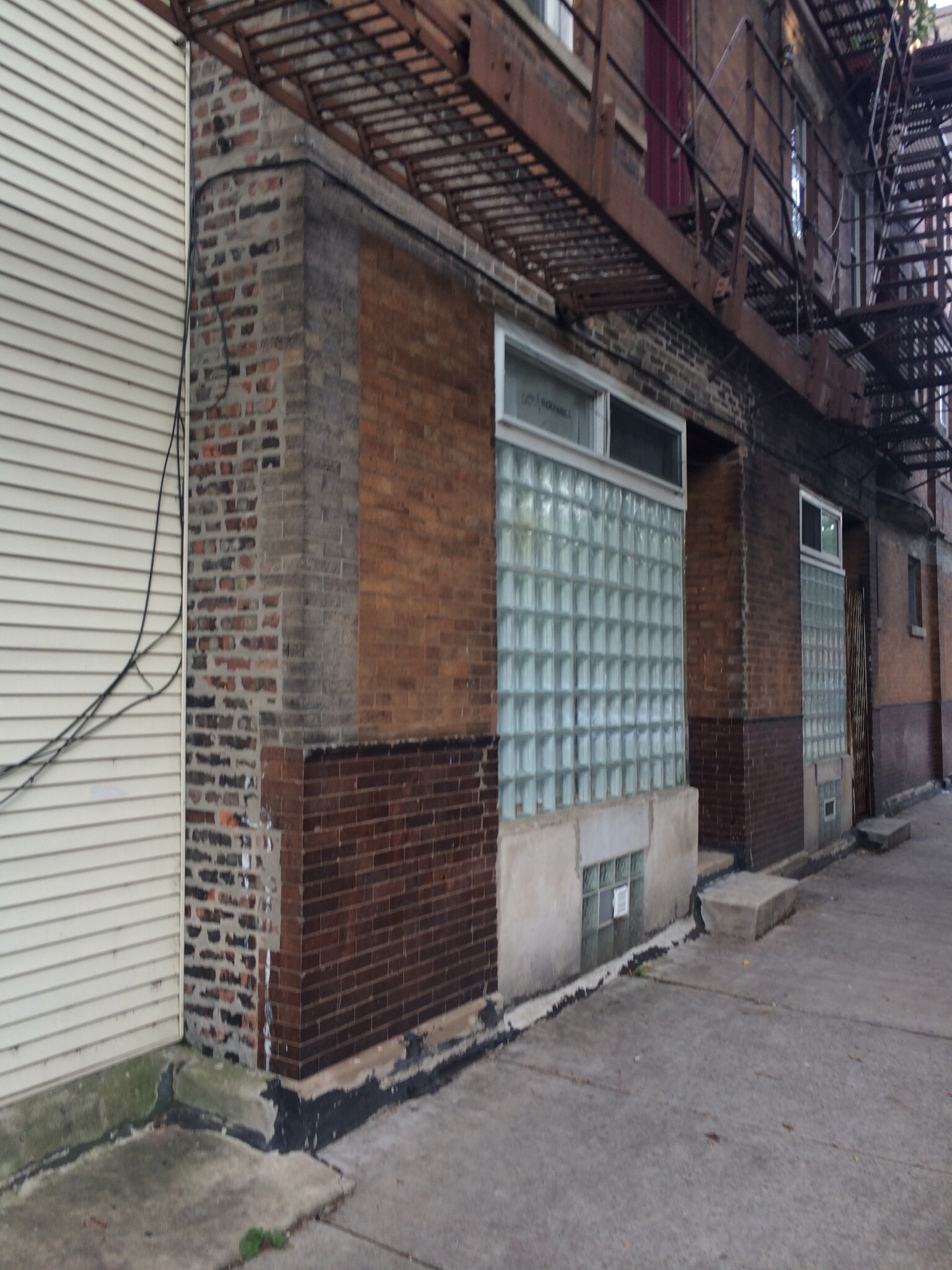 Building Photo - 905 N Rockwell St