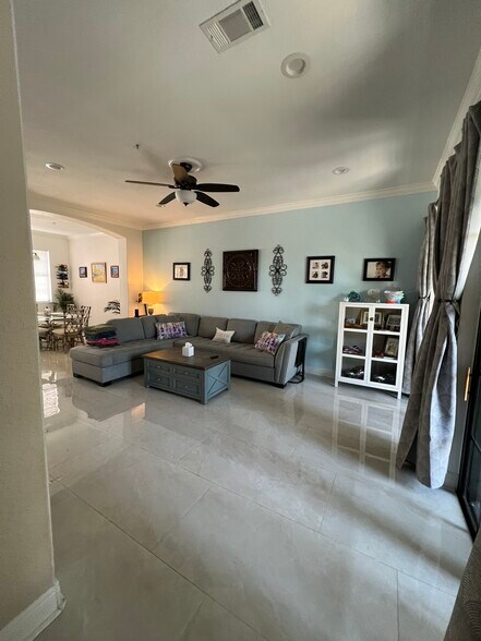 Building Photo - 6012 Yeats Manor Dr