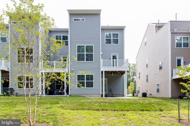 Building Photo - 2546 Buckthorn Dr