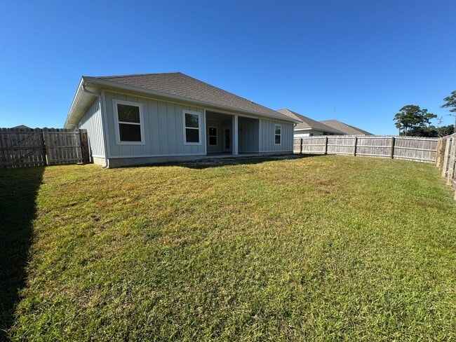 Building Photo - Gulf Breeze - Roman Oaks - 4 Bedroom, 3 Ba...