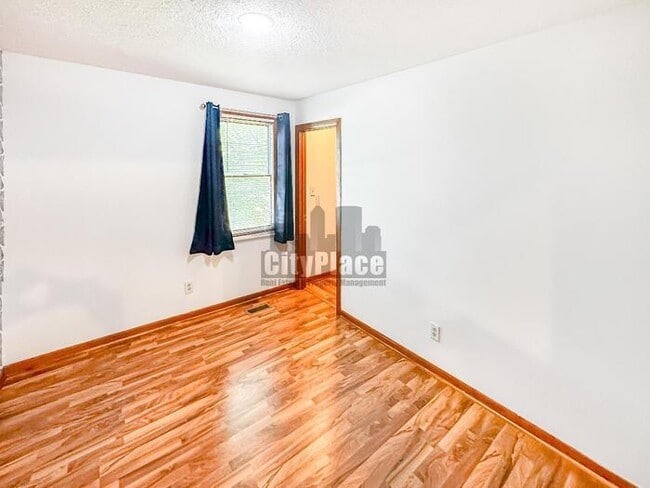 Building Photo - 942 Fayette St
