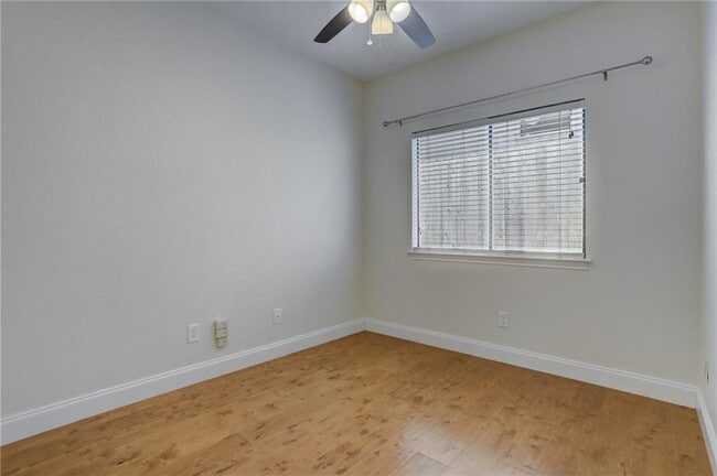 Building Photo - 1610 Waterston Ave