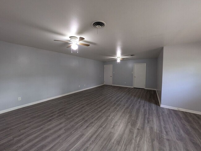 Building Photo - 6350 Arrowhead Dr