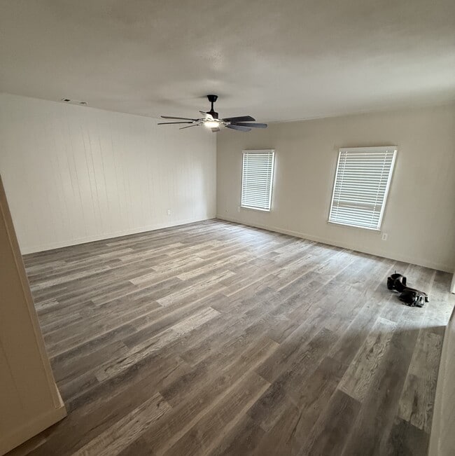 Building Photo - 1402 Perryman Dr