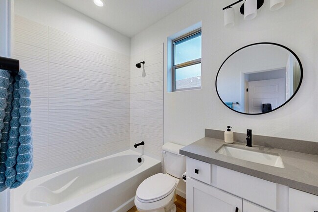 Building Photo - 18328 E Spring Valley Ct