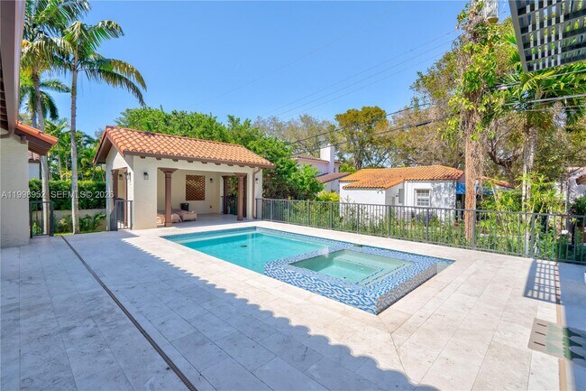 Building Photo - 519 Alhambra Cir