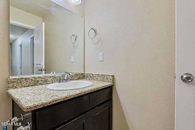 Building Photo - 12445 Chamberlain Dr