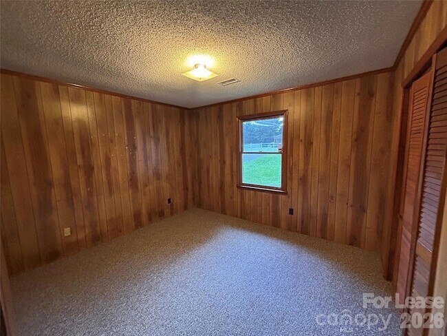 Building Photo - 179 Sunny Hill Dr