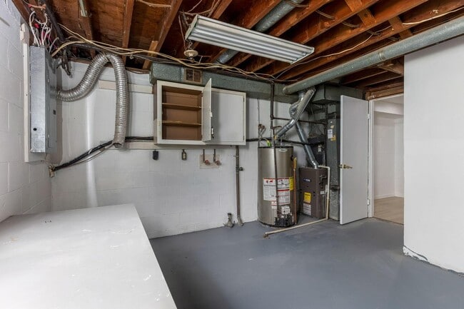 Building Photo - 3747 Christie Rd W