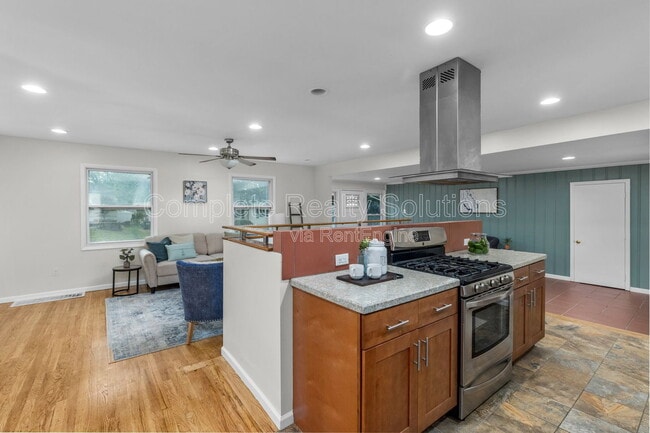 Building Photo - 9551 Cantwell Dr