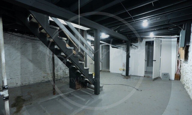 Building Photo - 2817 Monroe Ave