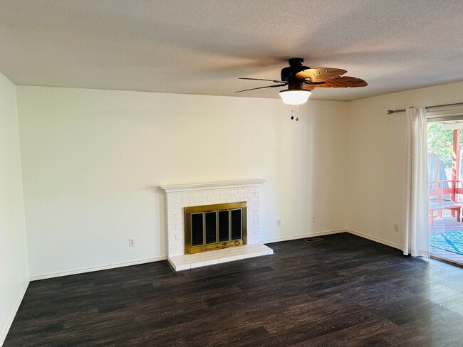 Building Photo - Charming Cascade Park One Level Home