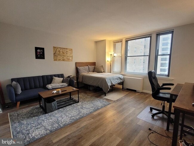 Building Photo - 135 S 19th St