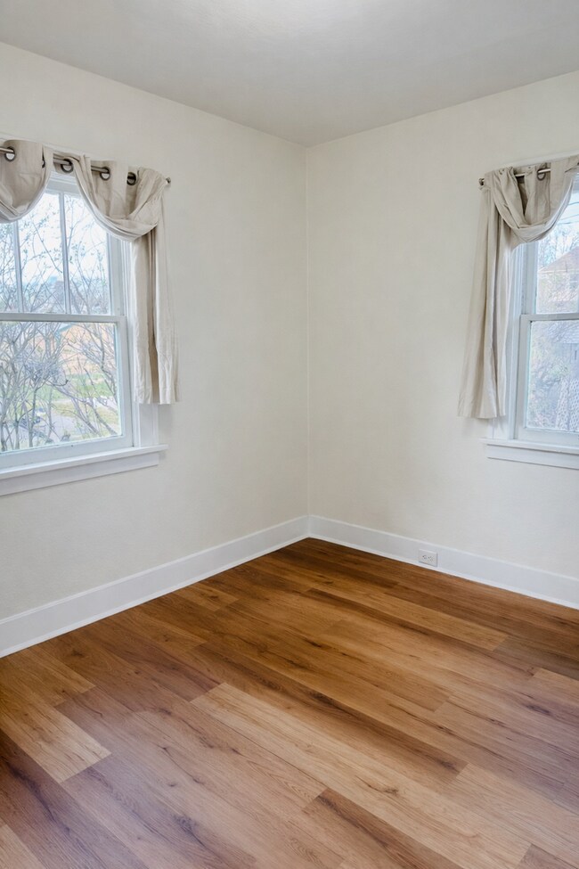 Building Photo - Charming Freshly Remodeled Home Steps from Kendall Yards & Centennial Trail