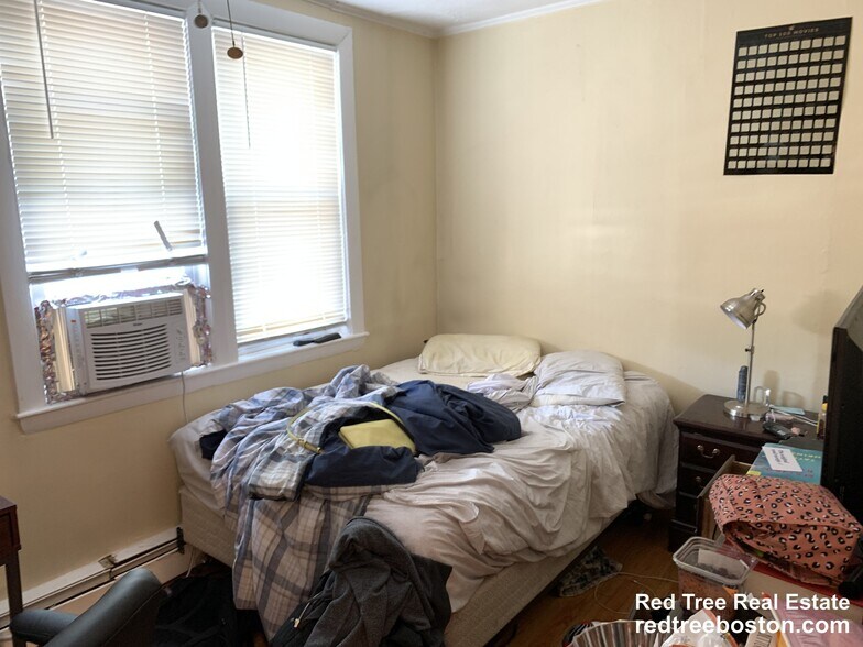 Building Photo - 41 Cross St