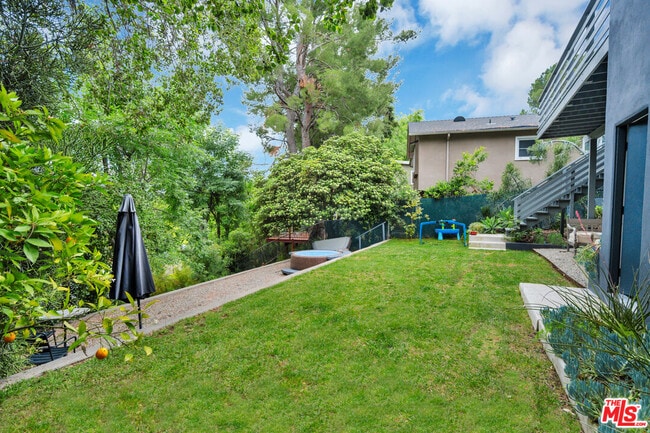 Building Photo - 380 Tamarac Dr