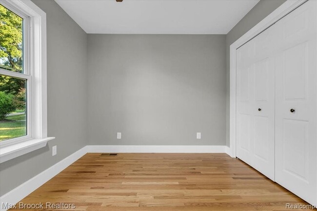 Building Photo - 1654 Giddings Rd