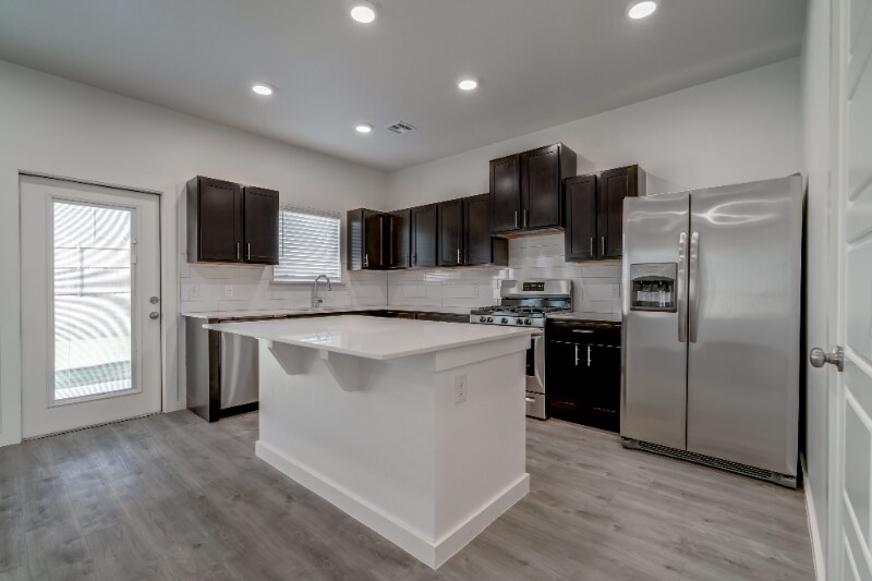 Building Photo - 13520 Vinita Dr