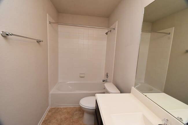 Building Photo - 3015 Dripping Springs Ct