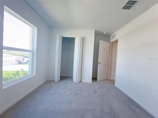Building Photo - 2362 McKinley Dr
