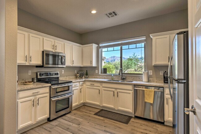 Building Photo - 8226 S Hidden Trail Ct