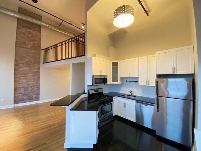 Building Photo - 338 Grove St