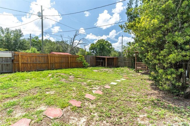 Building Photo - 916 Cohassett Ave