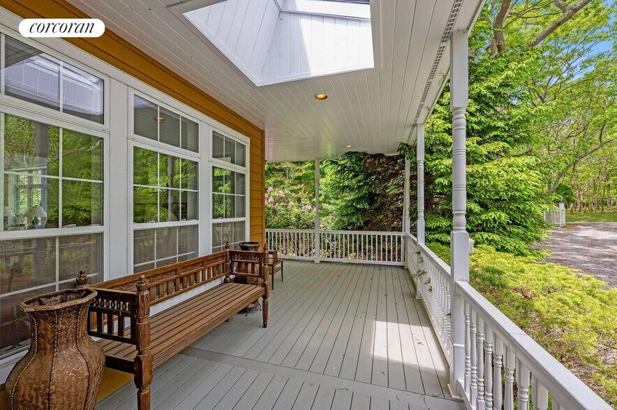 Building Photo - 5 Van Scoys Path E