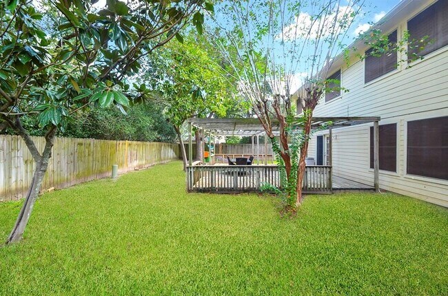 Building Photo - 20402 Avery Point Dr