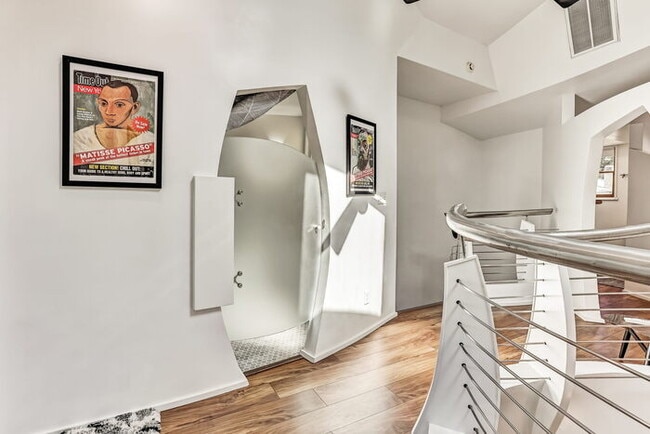 Building Photo - Design on Duffy