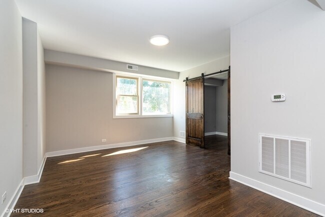 Building Photo - 6527 N Seeley Ave