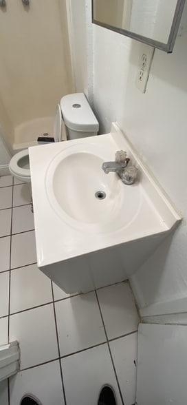 Building Photo - 329 N Glenn Ave