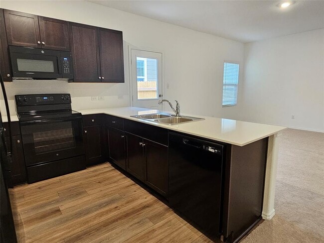 Building Photo - 128 Dollars Dr