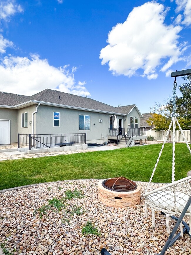 Building Photo - 4441 Wynridge Ln