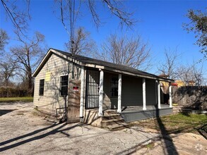 Building Photo - 235 E Crosstimbers St