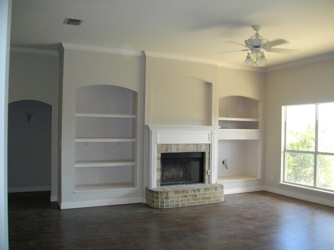 Building Photo - Kings Pointe Subdivision Just off E..Kings...