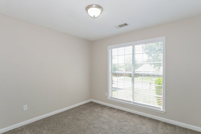 Building Photo - 320 Terry Rd