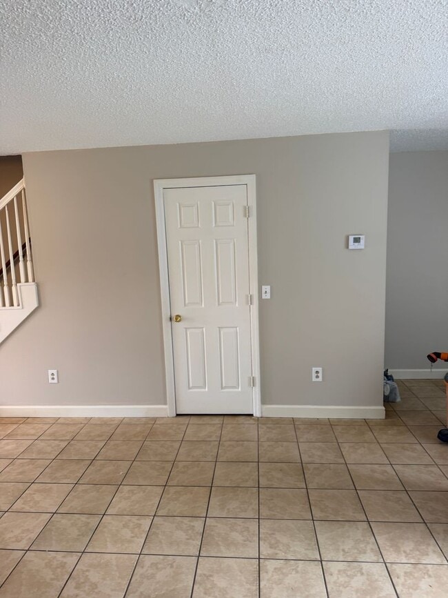 Building Photo - 108 Shadybrook