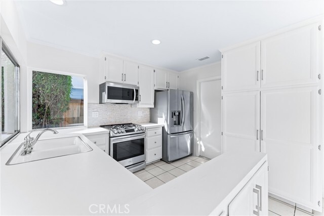 Building Photo - 26556 Ave Deseo