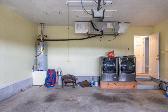 Building Photo - 1106 High Meadow Dr