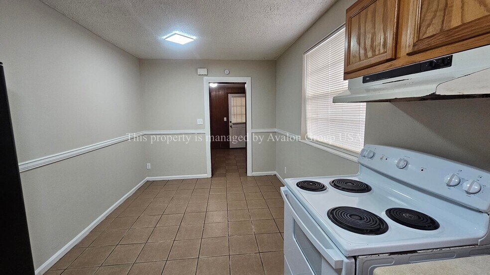 Building Photo - 1453 Winnebago Ave